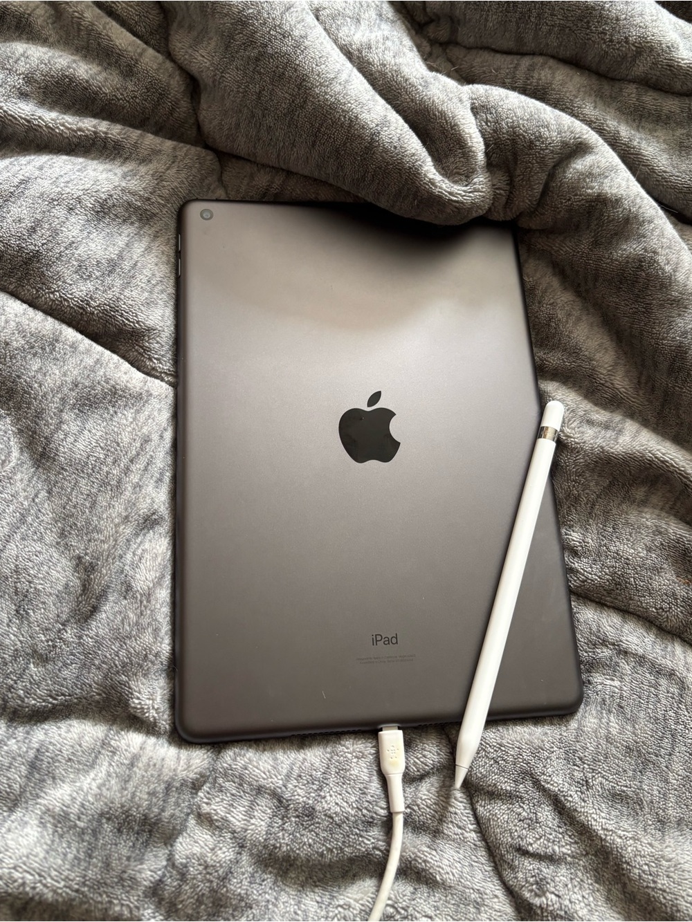 IPAD 9TH GEN + APPLE PENCIL - Picture 2 of 2